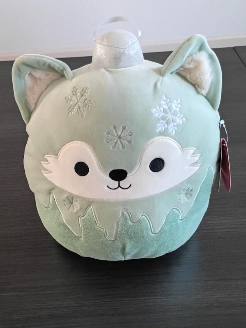 ORIGINAL SQUISHMALLOWS OAKLEY THE WOLF ORNAMENT MINT SNOWFLAKES 12" TALL NWT